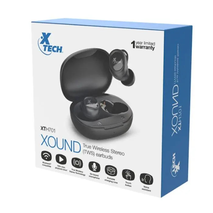 Audífonos inalámbricos Xtech Xound XTH-701 negros con estuche de carga sobre una mesa