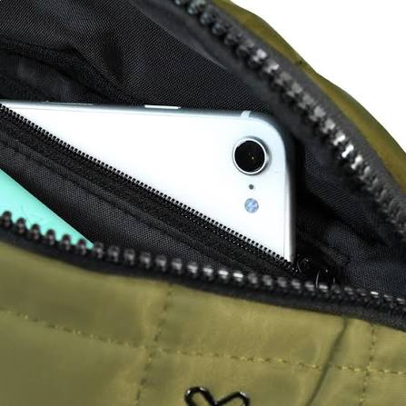 Cangurera Klip Xtreme verde olivo para llevar un celular y accesorios