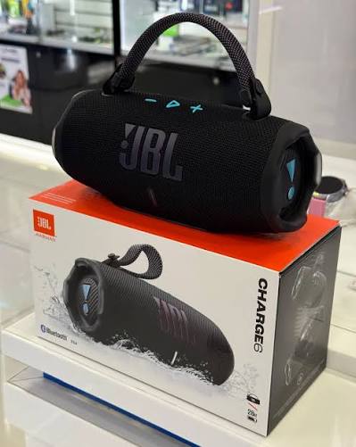 Bocina JBL Charge 6 Bluetooth Portátil – Resistente al Agua IP67